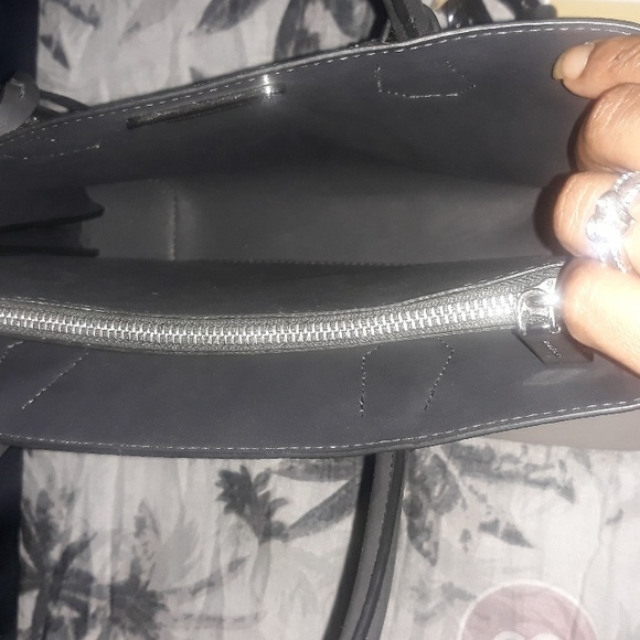 NWOT Michael Kors Leather Mercer Gray & Black Handbag with Crossbody Strap - Picture 8 of 13